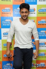 Dhanalakshmi Thalupu Thadithe Movie Team at Radio City